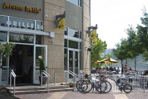 hang out with your pet in Pittsburgh