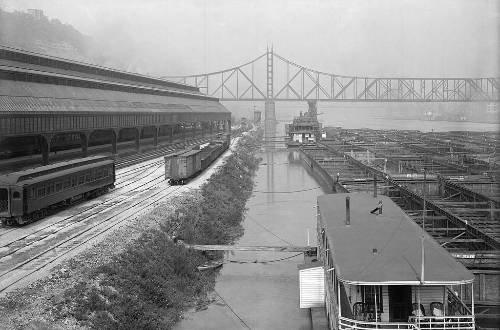 pittsburgh and lake erie railroad